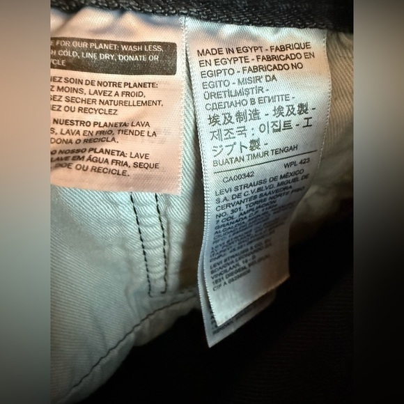 LEVI’S 501 93 FADING & WHISPERING FRAY CUFFS BUTTON FLY 7” BLACK SHORTS NEW - Picture 10 of 11